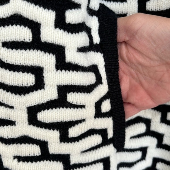 Sioni black and white graphic knit cardigan size L NWT - Picture 7 of 15